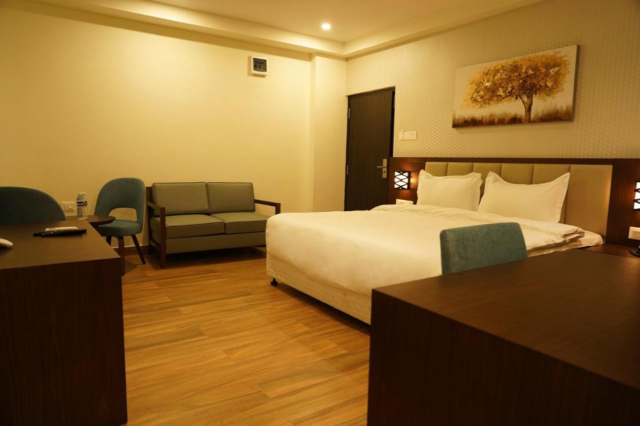 Hotel D Dev Vijayawāda Εξωτερικό φωτογραφία