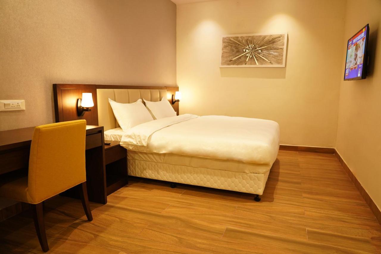 Hotel D Dev Vijayawāda Εξωτερικό φωτογραφία